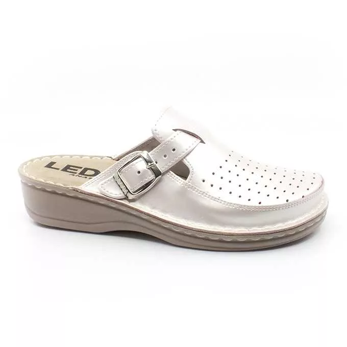 Saboti medicali perforati Ledi